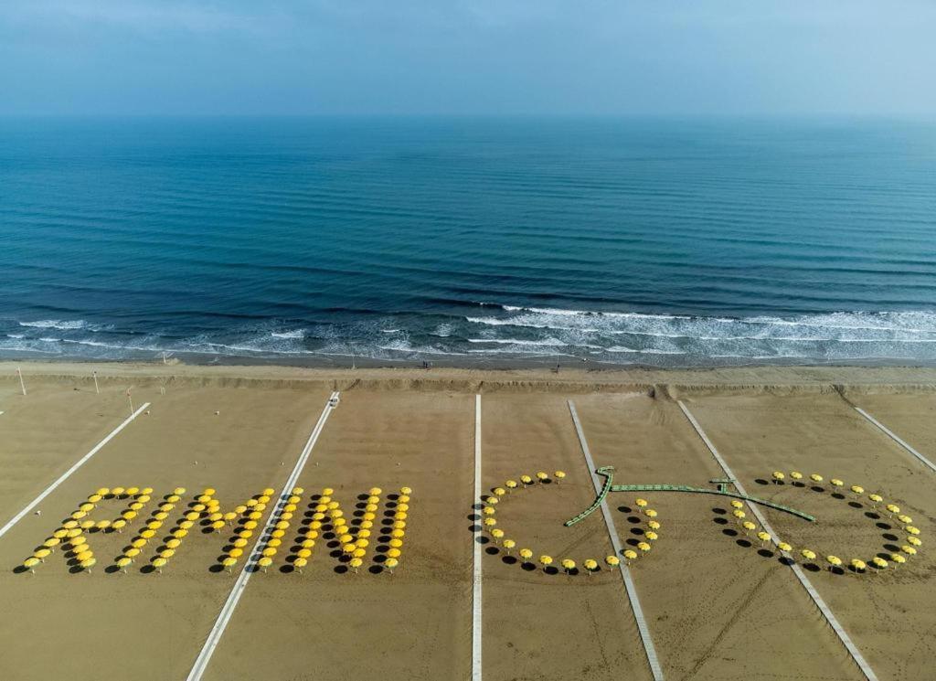 Good House- Ampio Appartamento Vicino Al Mare Rimini Bagian luar foto